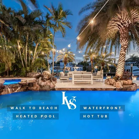 Imperial Waterfront Villa- Walk To Beach Pool & Spa